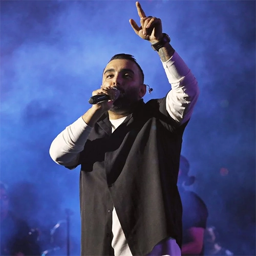 عکس مسعود صادقلو در کنسرت قشم