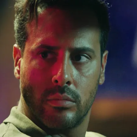 ایلیا کیوان از بازیگران سریال شغال در نقش عرشیا