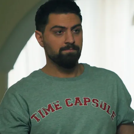 امیر حسین فتحی از بازیگران سریال شغال در نقش کامیار