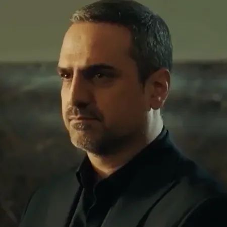 علیرضا آرا از بازیگران سریال شغال در نقش مهران