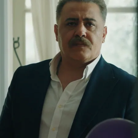 علیرضا زمانی نسبت از بازیگران سریال شغال در نقش سامی