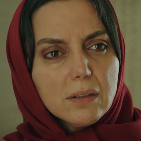 نسرین بابایی بازیگر نقش شکوه مادر آوا در سریال شغال