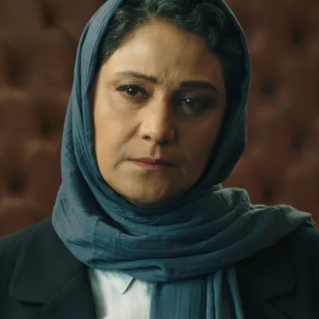 شبنم مقدمی از بازیگران سریال شغال در نقش سیمین شمس