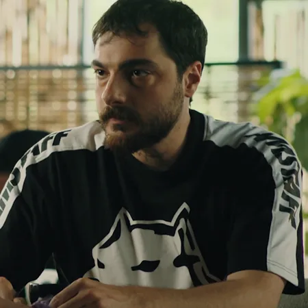 سجاد بابایی بازیگر نقش سیاوش در سریال شغال