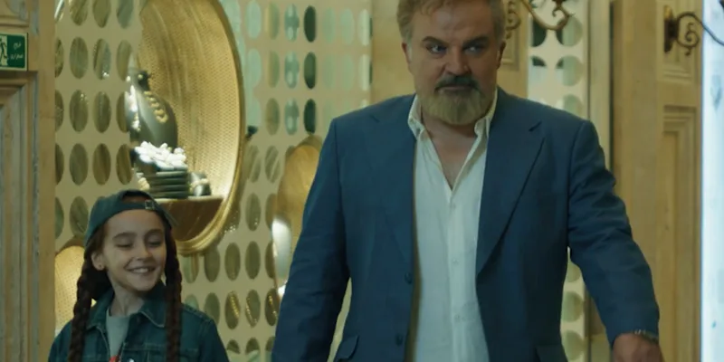 محمدمهدی سروستانی از بازیگران سریال شغال در نقش پدر کامیار