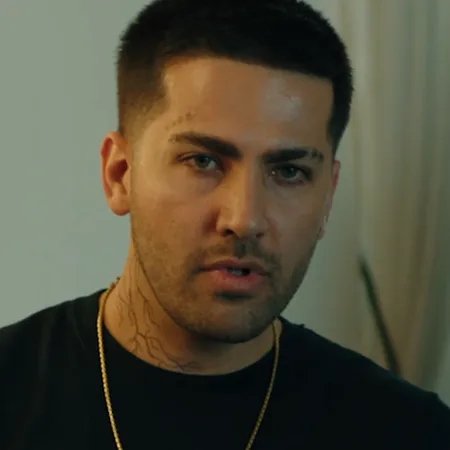 محمد سوری از بازیگران سریال شغال در نقش سروش